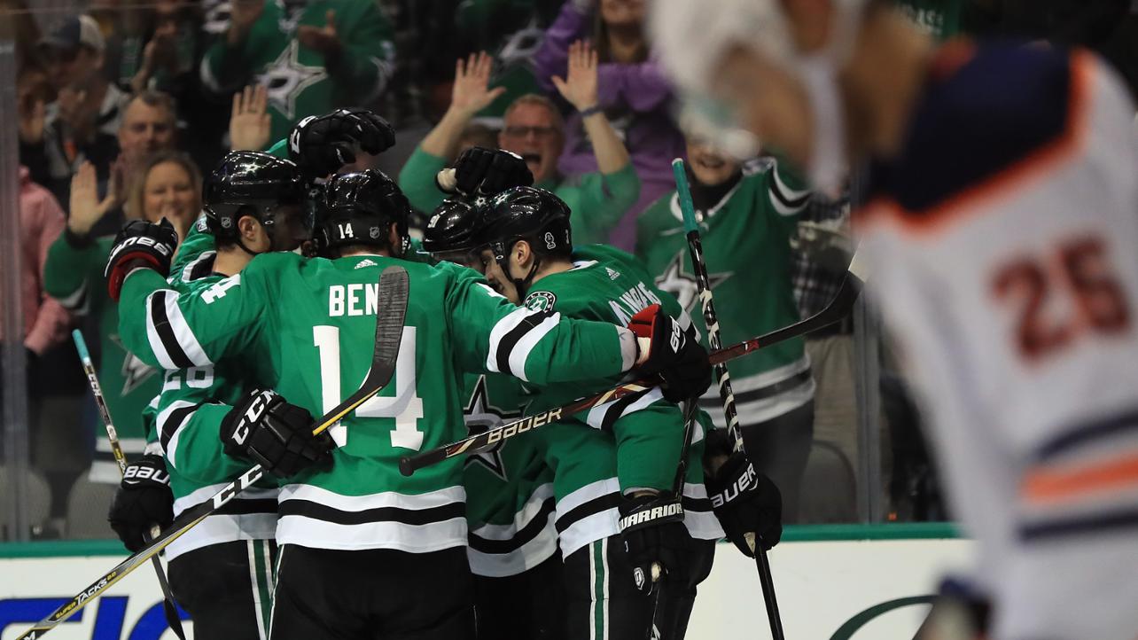 Stars vence em casa e se aproxima dos playoffs