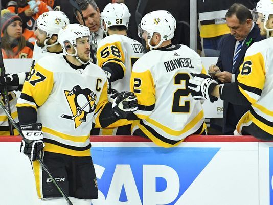 Sharks se classificam e Crosby bate recorde