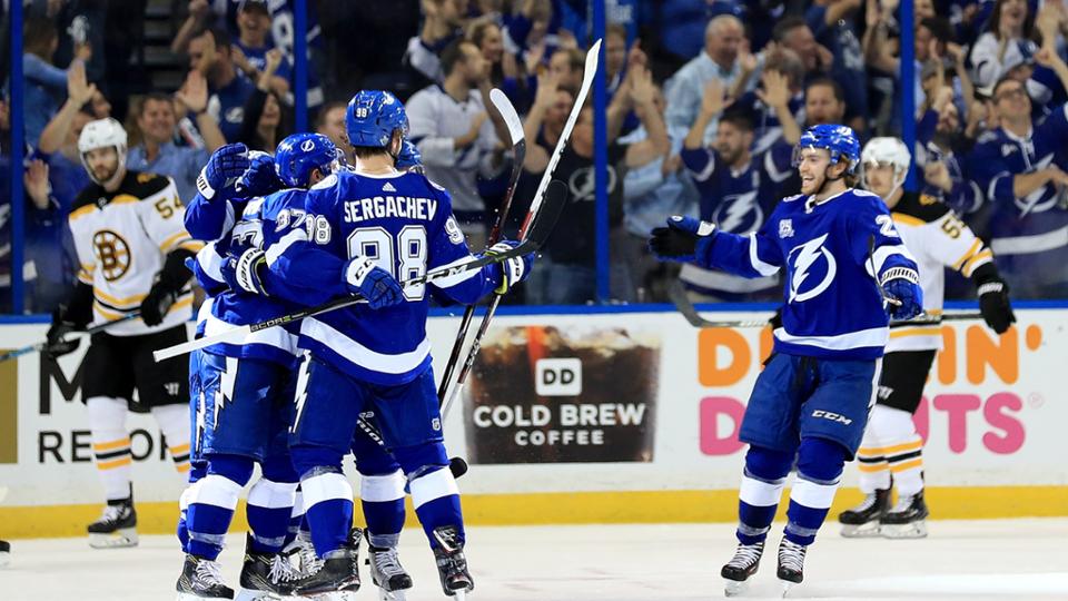Bolts vencem em casa e Vegas leva no OT