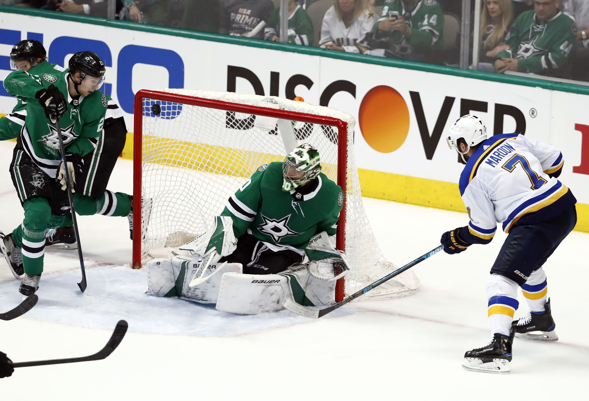 Blues sai na frente contra o Dallas Stars no único jogo da noite!