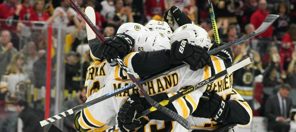 Boston Bruins elimina Canes e avança para a final da Stanley Cup