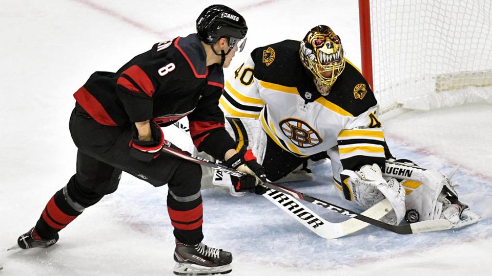 Boston Bruins mais perto do confronto pela Stanley Cup