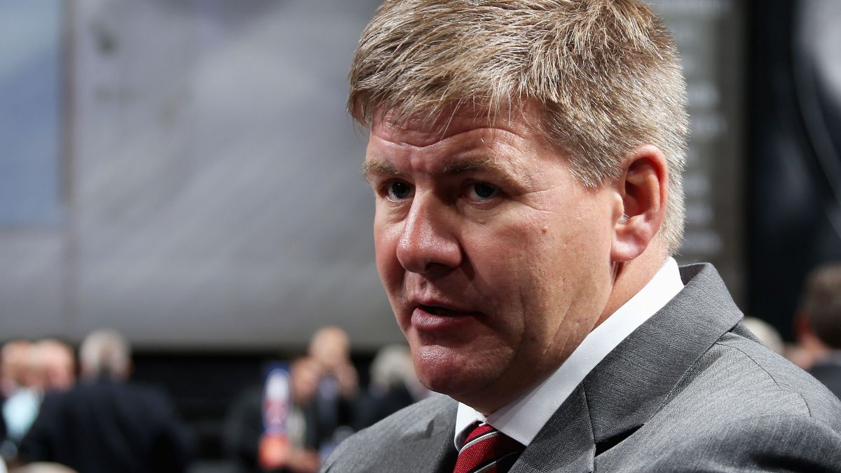 A NHL precisa de mudanças: Bill Peters acusado de racismo e agressão.