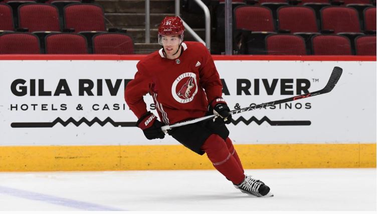 Taylor Hall é trocado para o Arizona Coyotes