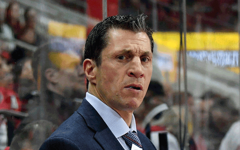 Brind’Amour é multado por comentário sobre gol de Charlie Coyle