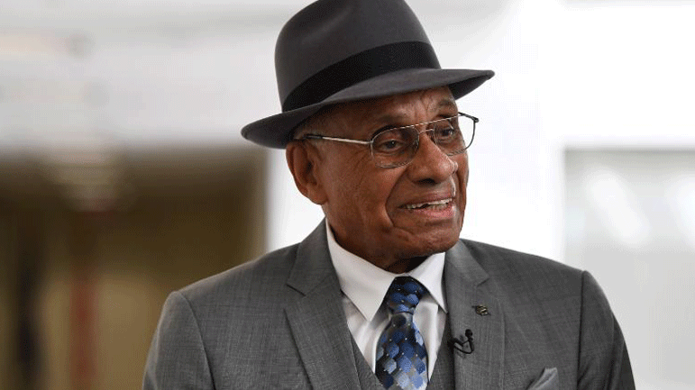 Willie O'Ree terá camisa aposentada pelo Boston Bruins