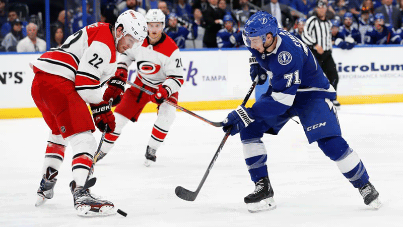 Tampa Bay Lightning e Carolina Hurricanes se enfrentam na decisão da Divisão Central