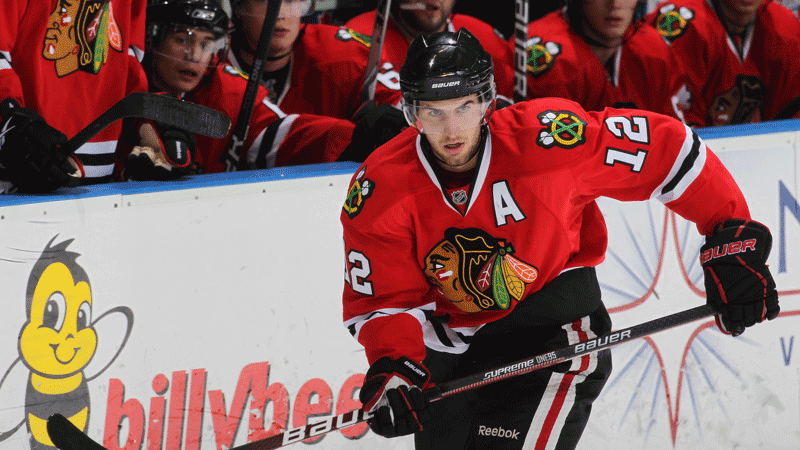 Kyle Beach no uniforme de sua ex-equipe Chicago Blackhawks