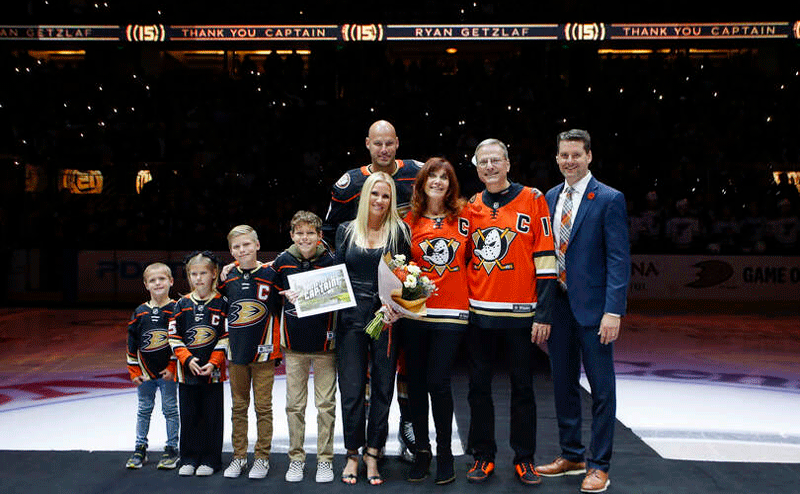 Ryan Getzlaf recebe homenagem por sua aposentadoria