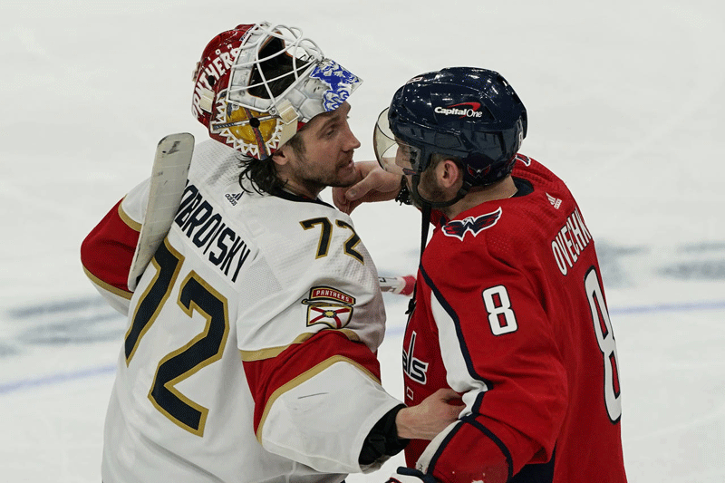 Bolts e Panthers passam para a rodada 2 dos playoffs